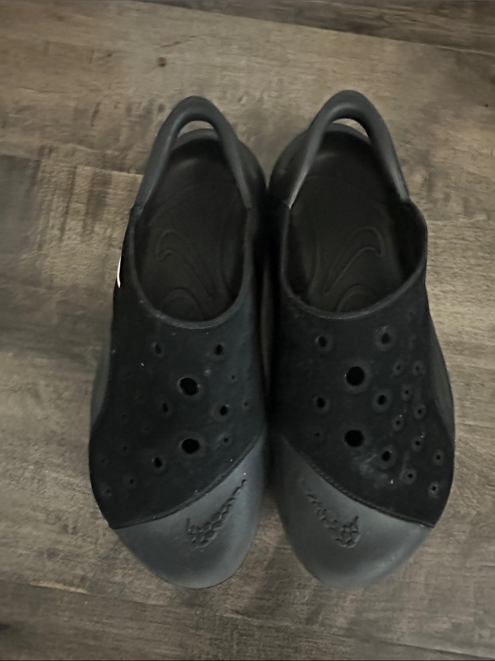 Kids Nike Aqua Swoosh size 6